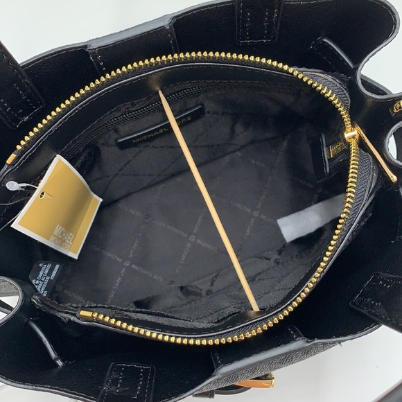 MICHAEL KORS OUTLET
Emilia Small Logo Satchel BLACK SIGNATURE COLOR - Picture 11 of 16